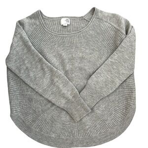 Vero Moda Gray Crew Neck Sweater with Ribbed Knit